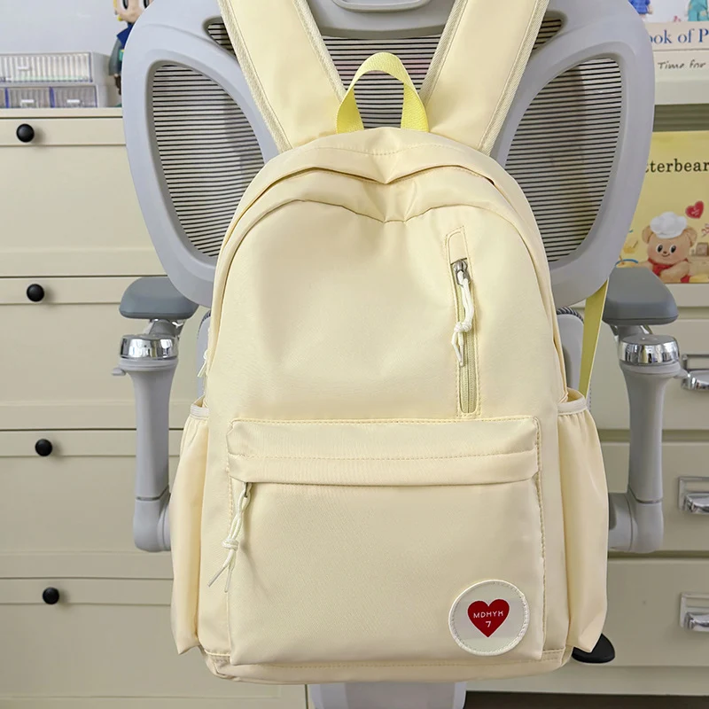 Moderner minimalistischer Schulrucksack