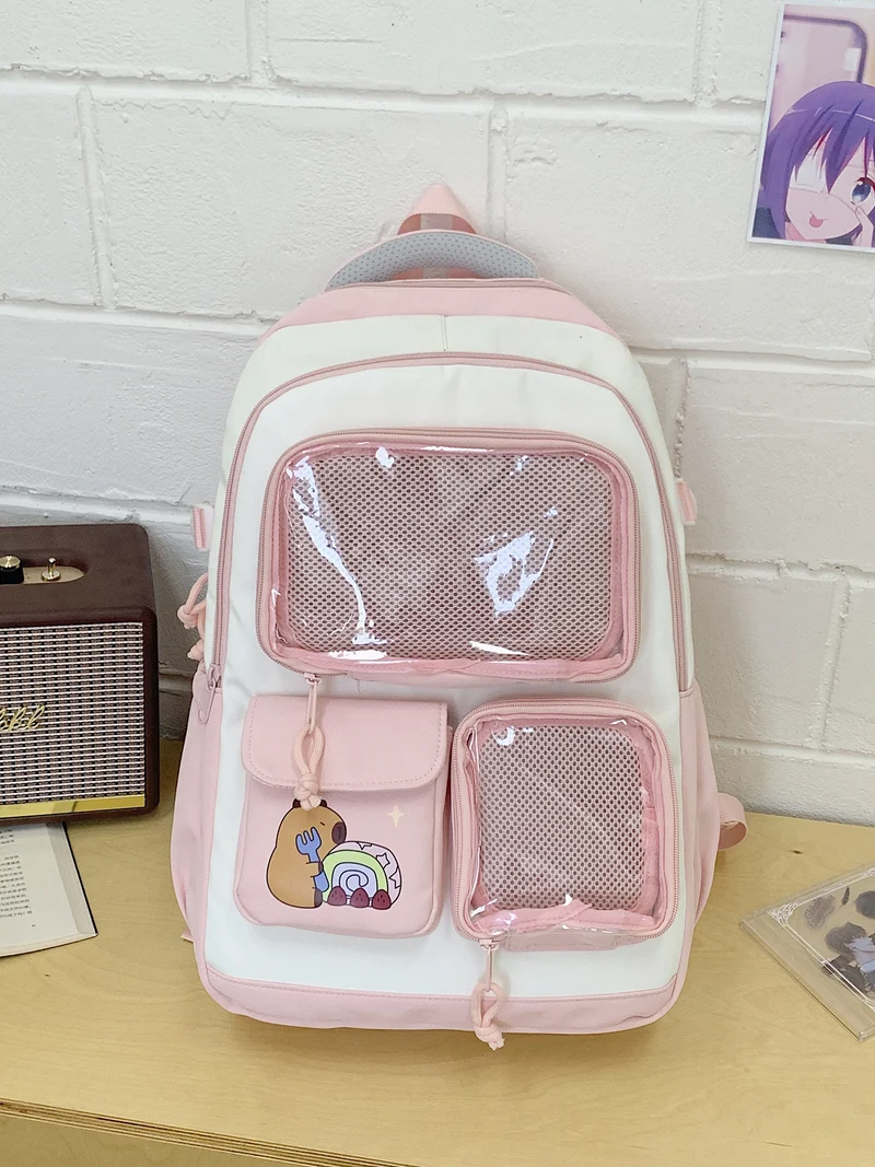 Niedlicher Schulrucksack mit Charakter-Motiv und mehreren Fächern