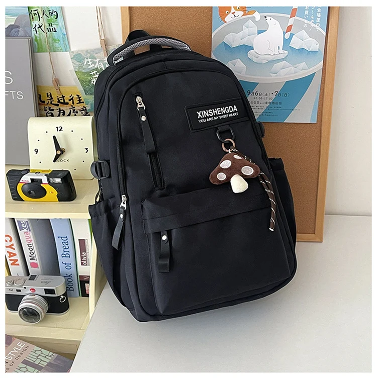 Lässiger Schulrucksack mit vielen Taschen