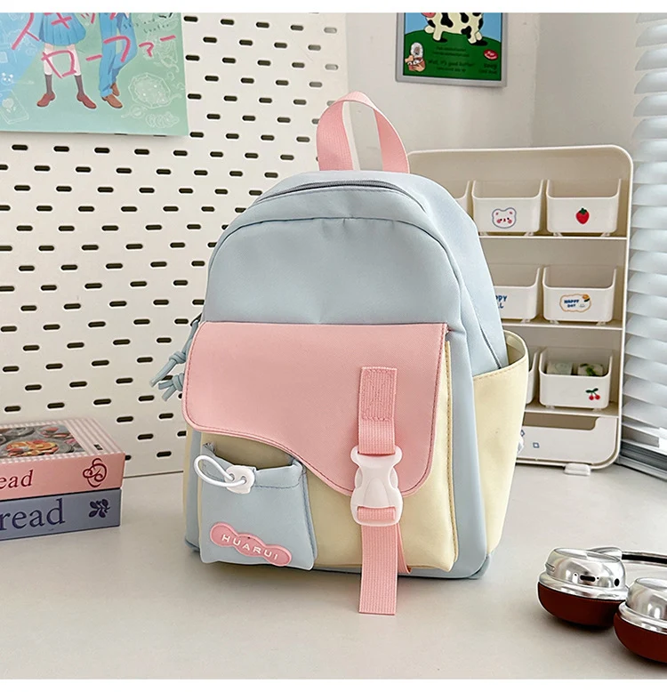 Lässiger Schulrucksack mit vielen Taschen