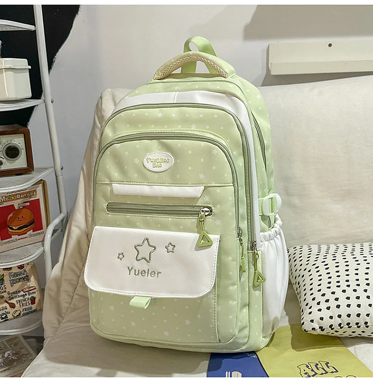 Lustige Schultasche mit Charakter-Applikation