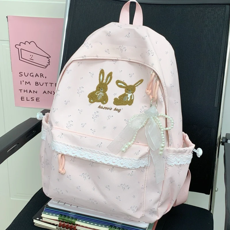 Charmante Schultasche mit Hasenmotiv
