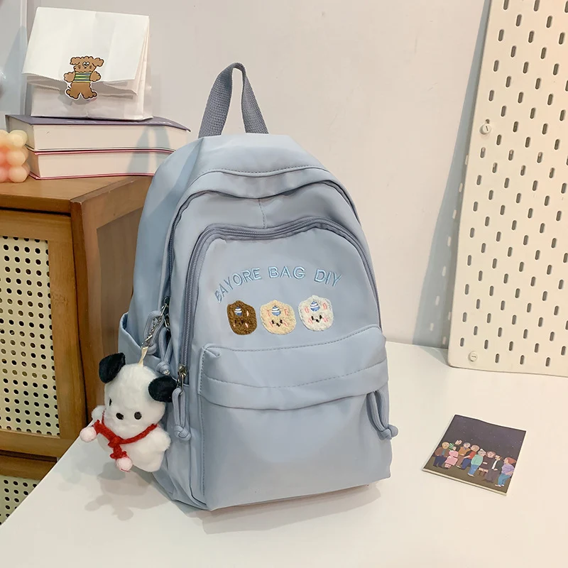 Dekorative, bestickte Schultasche
