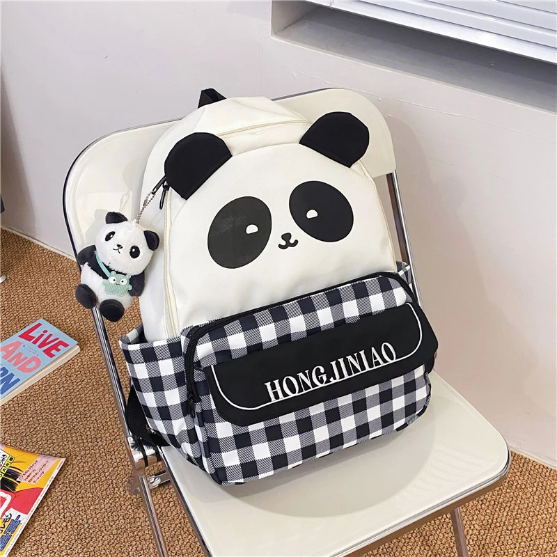 Verspielter Panda-Cartoon-Schulrucksack