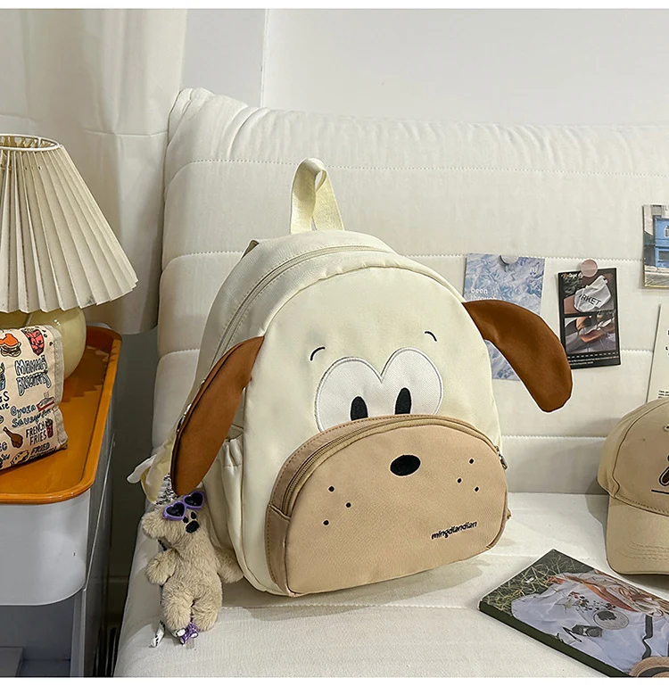 Verspielter Schulrucksack mit Hunde-Motiv