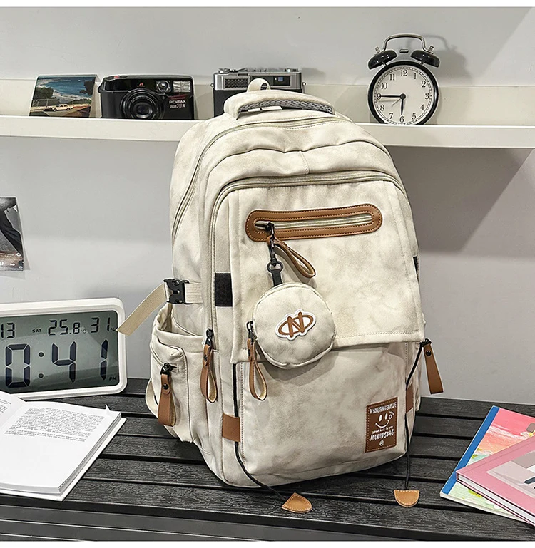 Vielseitiger Reise-Schulrucksack mit mehreren Taschen