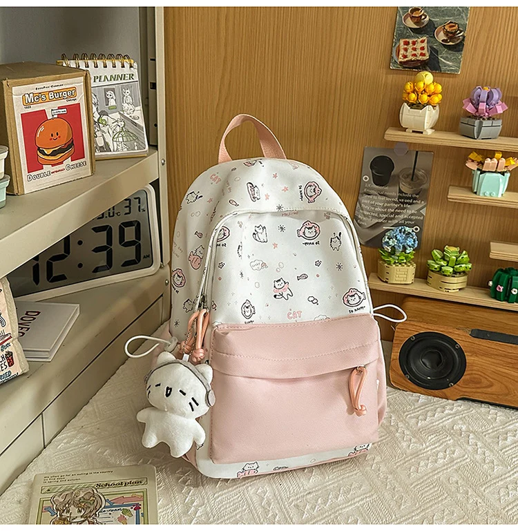 Niedlicher Schulrucksack im Charakter-Design