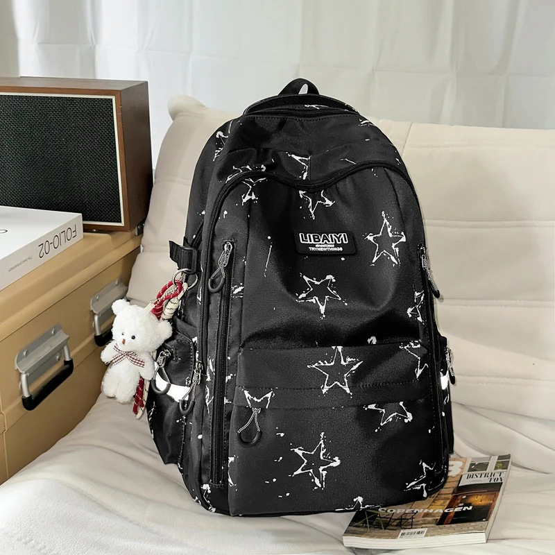 Urbaner Minimalistischer Schulrucksack mit Sternenprint