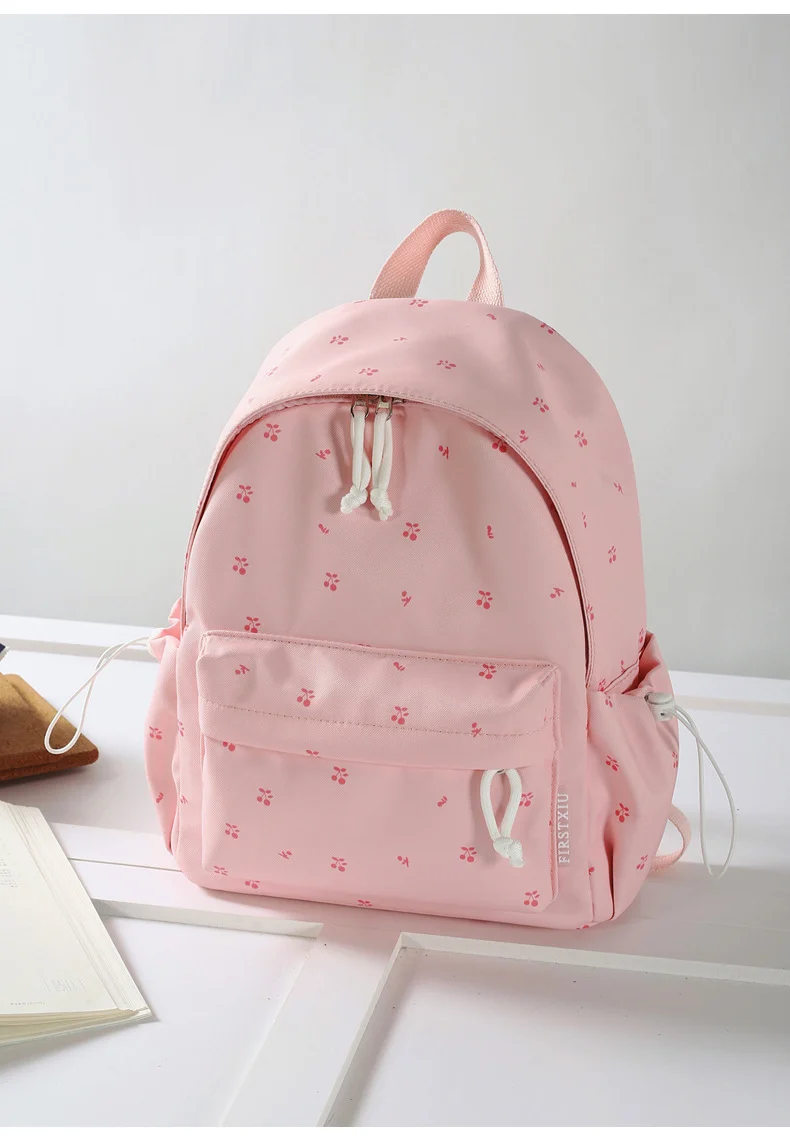 Leichter Schulrucksack mit Blumenmuster