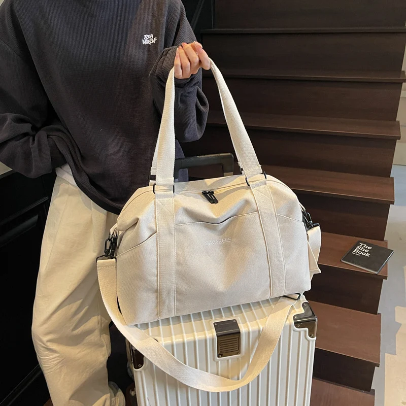 Sportliche Wochenendtasche mit ergonomischen Trageoptionen Skanto