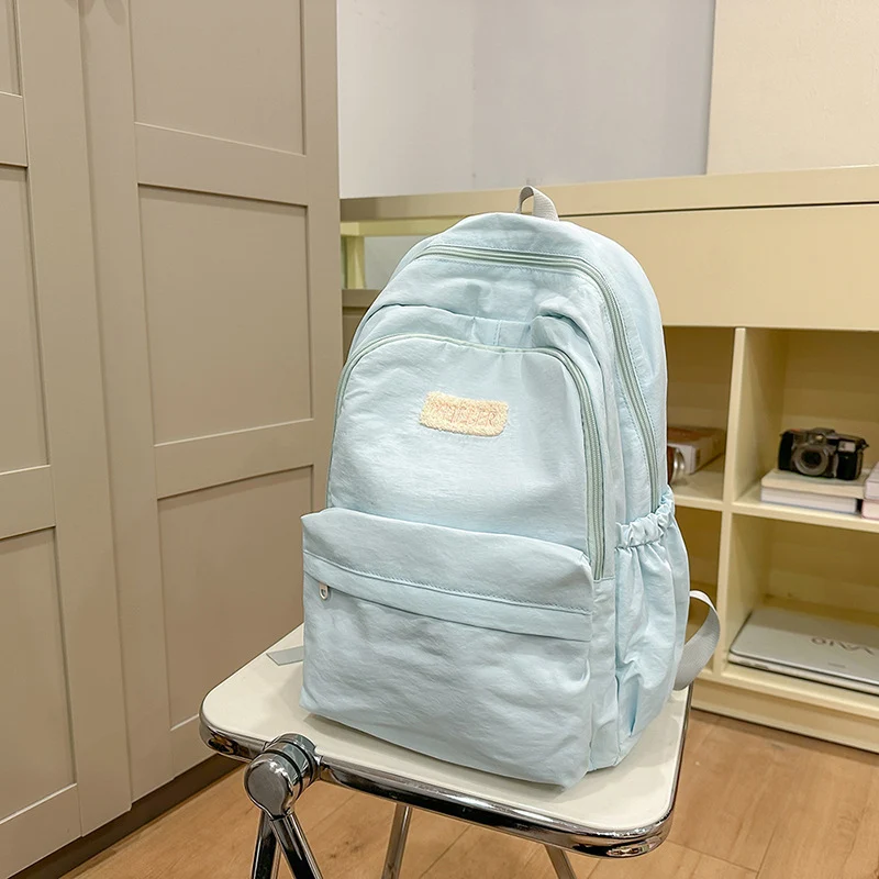 Niedlicher Plüsch-Schulrucksack mit Charakter-Motiv