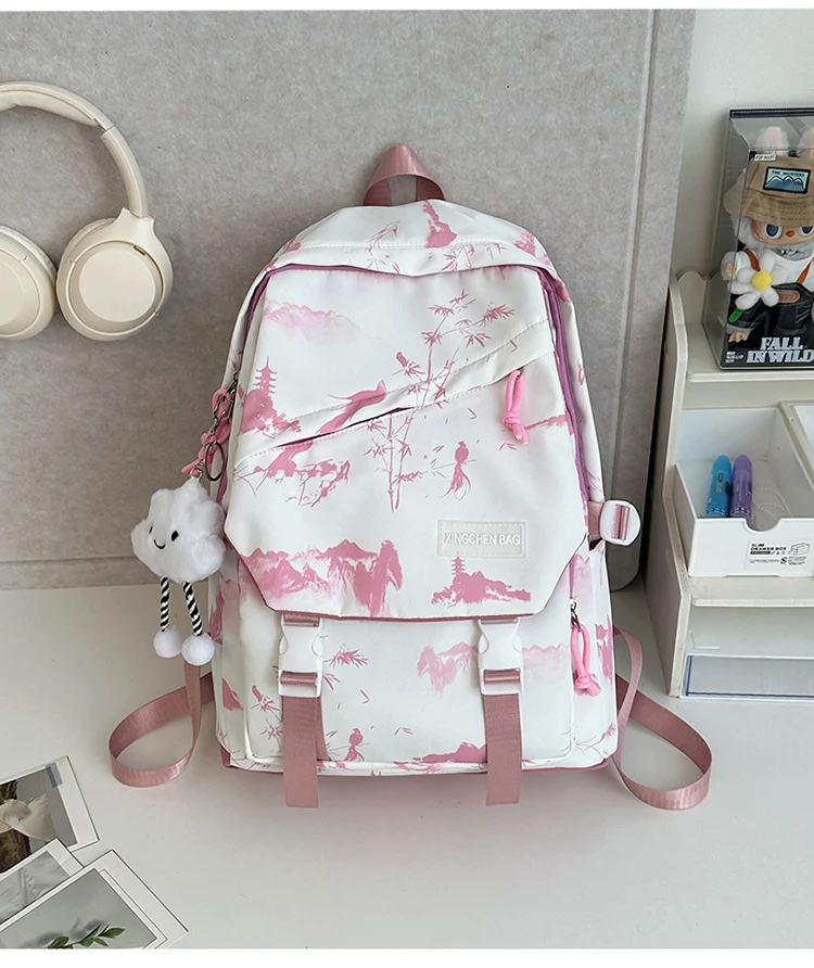 Schulrucksack mit künstlerischem Landschafts-Print