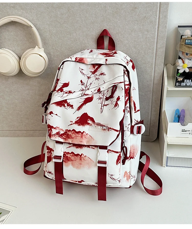 Schulrucksack mit künstlerischem Landschafts-Print
