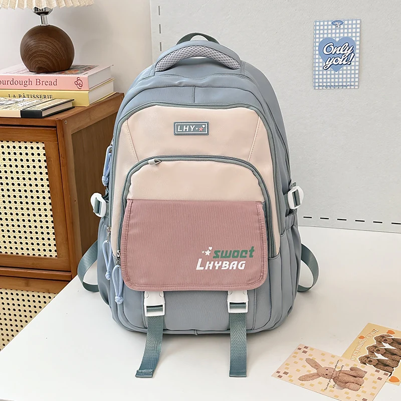 Lässiger Schulrucksack mit vielen Taschen