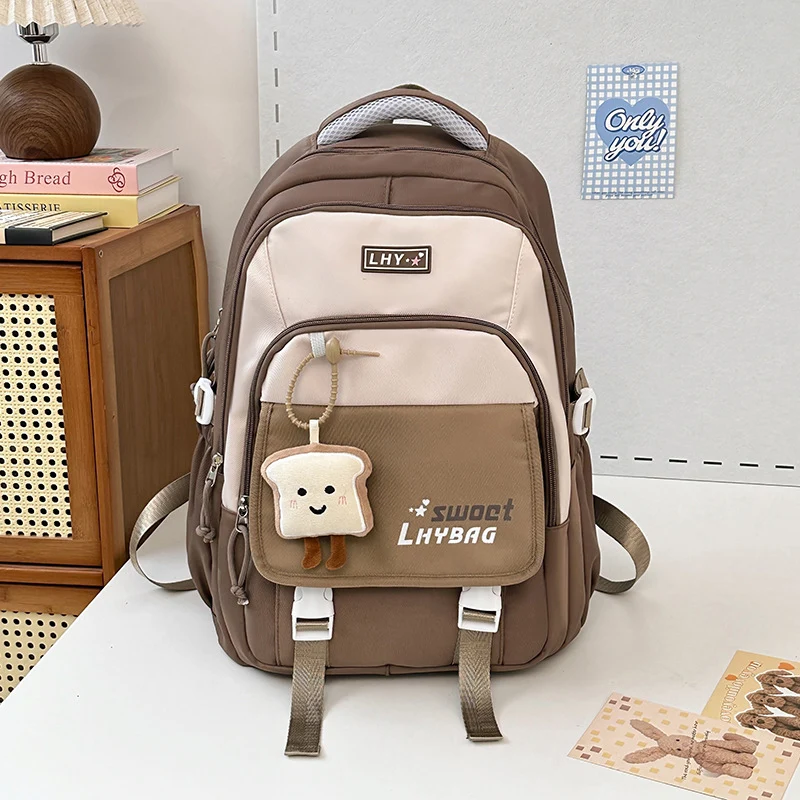 Lässiger Schulrucksack mit vielen Taschen