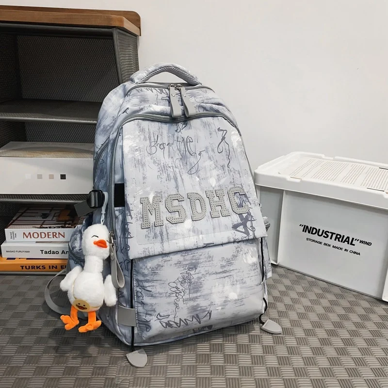 Urbaner Schulrucksack mit Grafikdesign