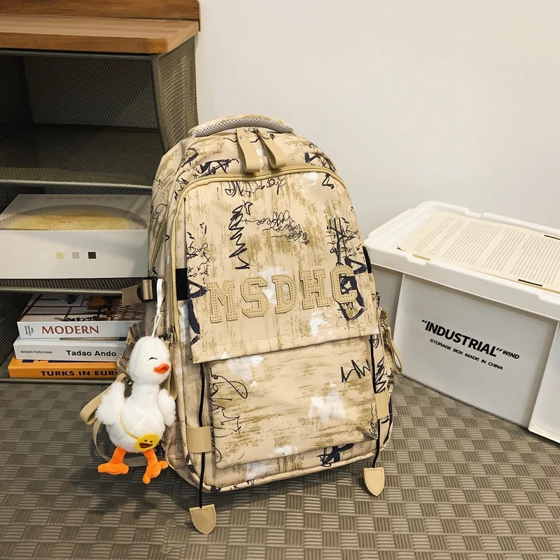 Urbaner Schulrucksack mit Grafikdesign