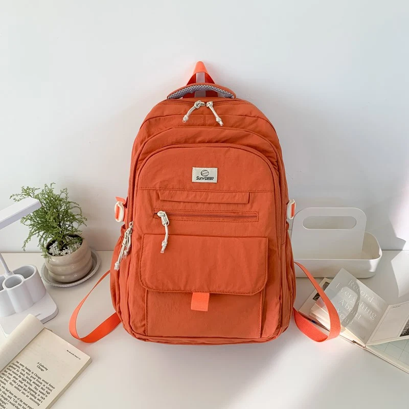 Leichter Schulrucksack mit mehreren Fächern