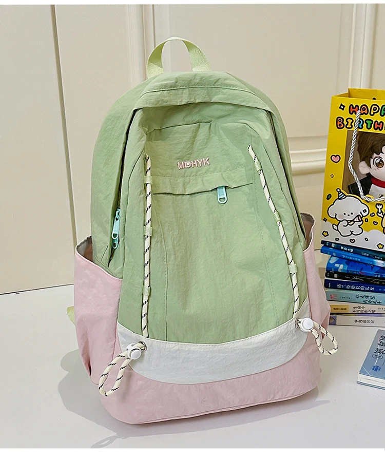 Leichter Wander-Schulrucksack mit mehreren Fächern