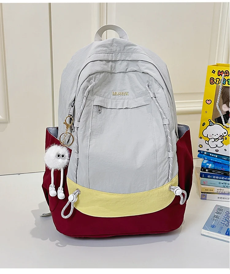 Leichter Wander-Schulrucksack mit mehreren Fächern