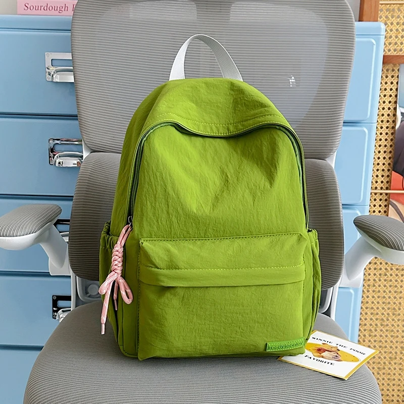 Bestickter Schulrucksack mit Blumenmuster