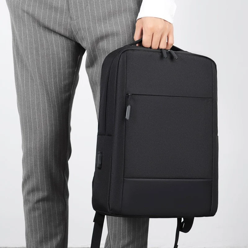 Moderner Laptop-Rucksack mit USB-Ladeanschluss und cleverer Aufbewahrung Skanto