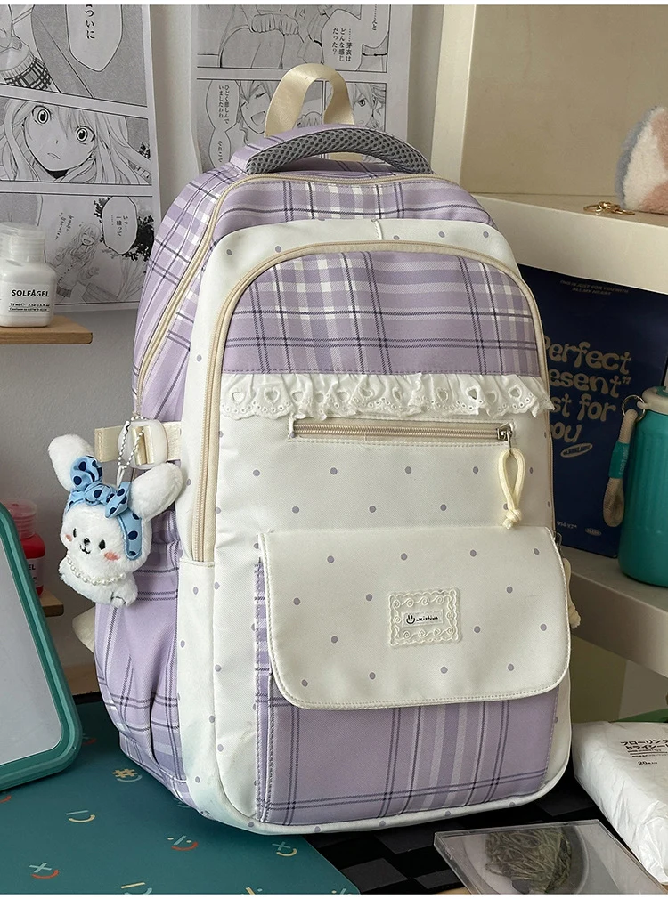 Niedlicher karierter Schulrucksack