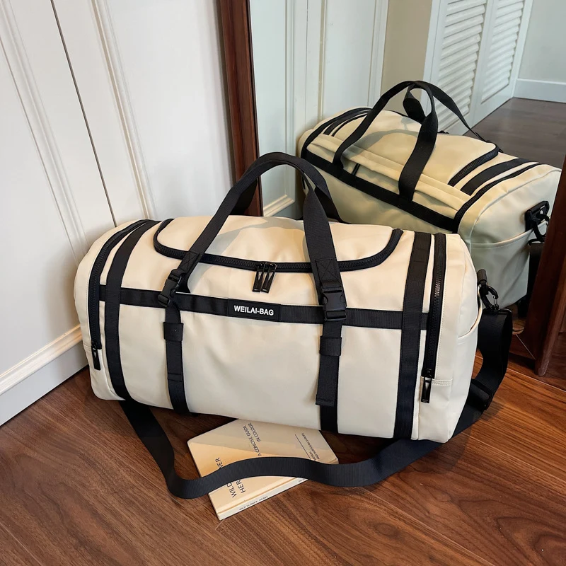 Sportliche Reisetasche mit robustem und wasserabweisendem Material Skanto