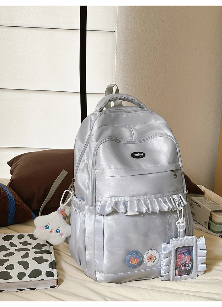 Klassischer stylischer Schulrucksack mit vielen Fächern