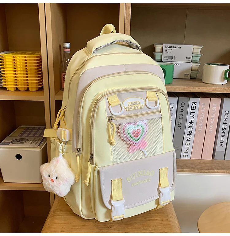 Funktionaler Schulrucksack mit mehreren Fächern