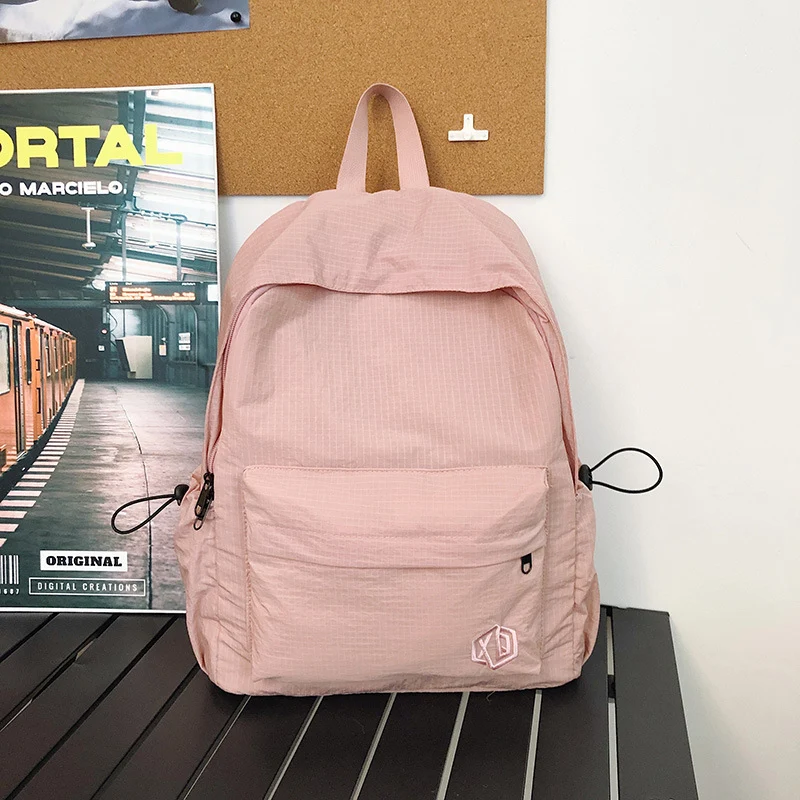 Leichter erweiterbarer Schulrucksack