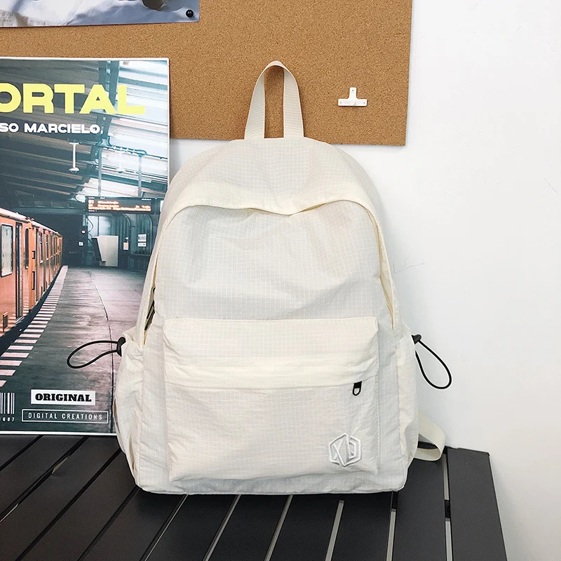 Leichter erweiterbarer Schulrucksack