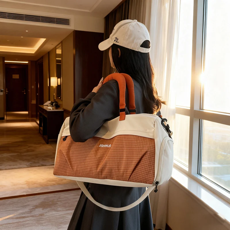Sportliche Freizeit-Reisetasche mit ergonomischen Griffen und mehreren Fächern Skanto
