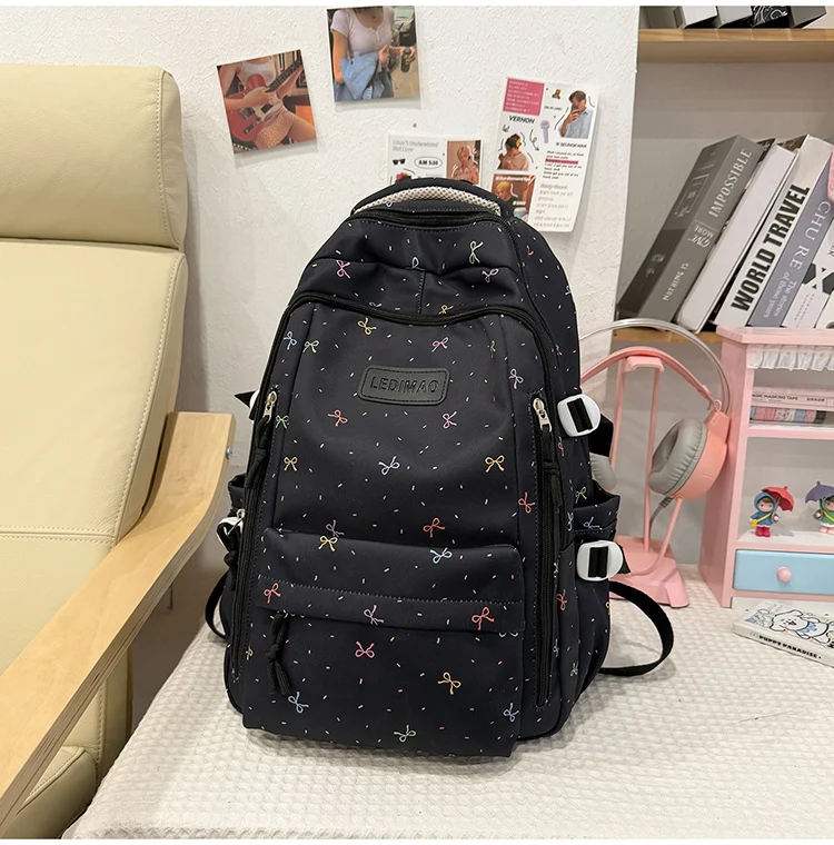 Niedlicher leichter Schulrucksack mit Charakter-Motiv