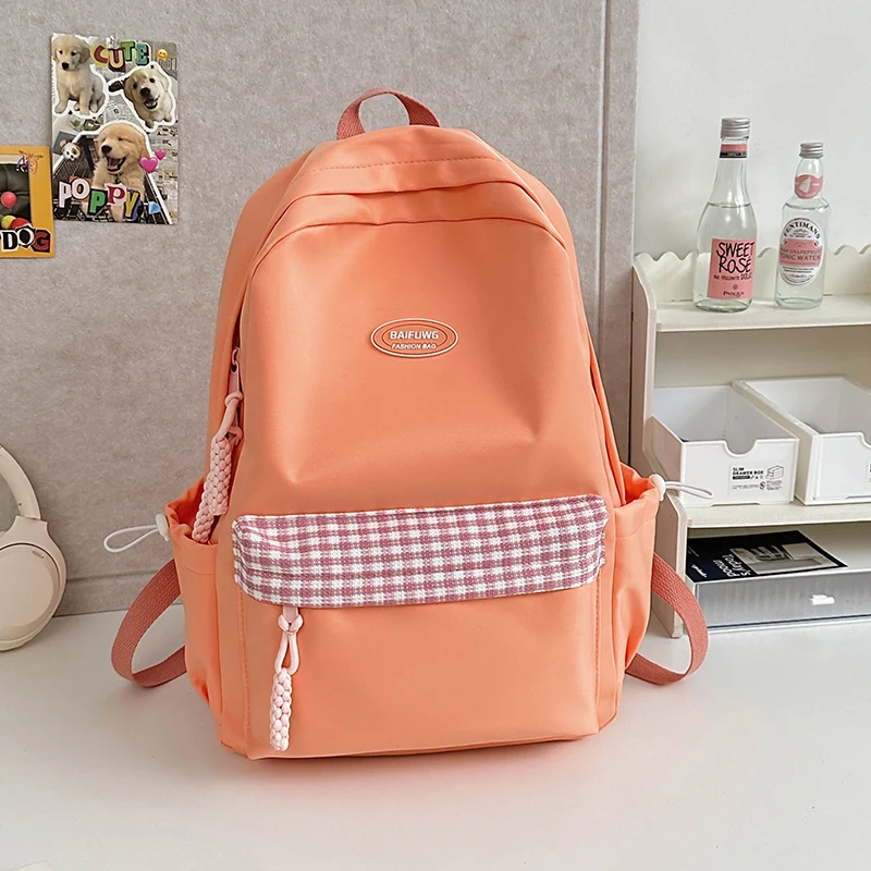 Lässiger Schulrucksack mit vielen Taschen