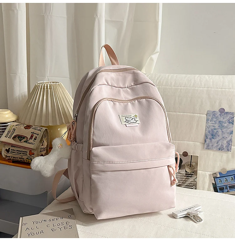 Lässiger Schulrucksack mit vielen Taschen