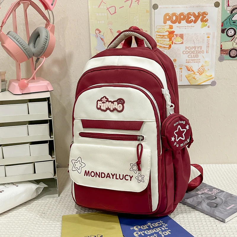 Lässiger Schulrucksack mit vielen Taschen