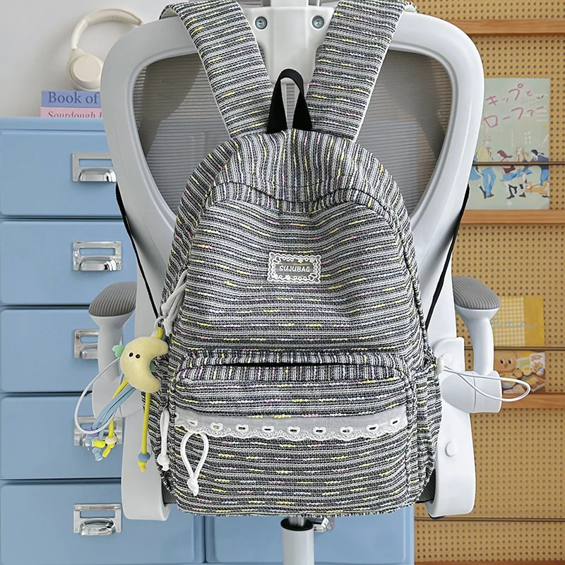 Lässiger Schulrucksack mit Textur