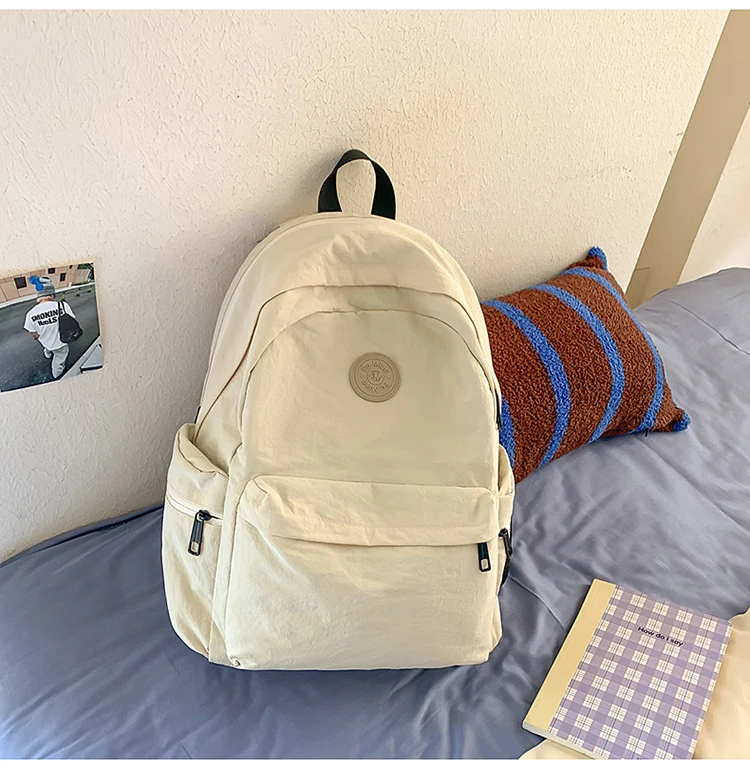 Leichter lässiger Schulrucksack