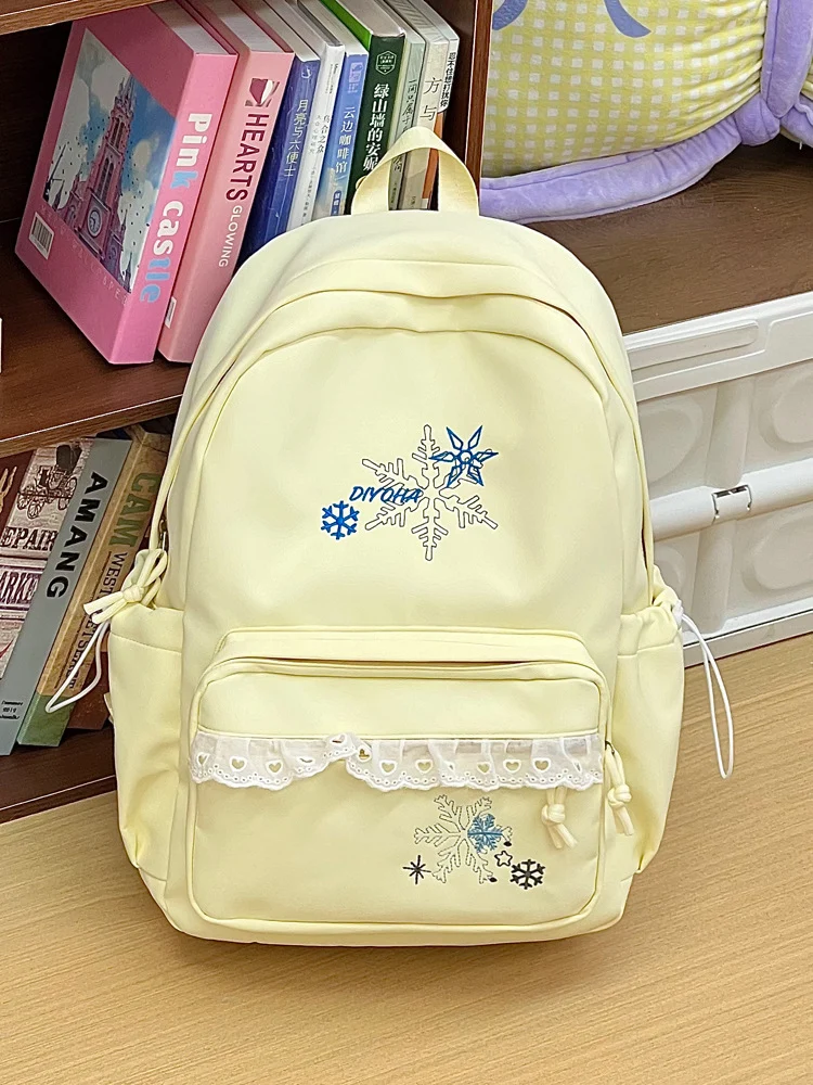 Bestickte Schultasche mit Wintermotiv