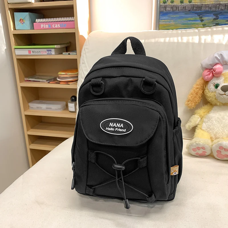 Kompakter Freizeit-Schulrucksack mit mehreren Taschen