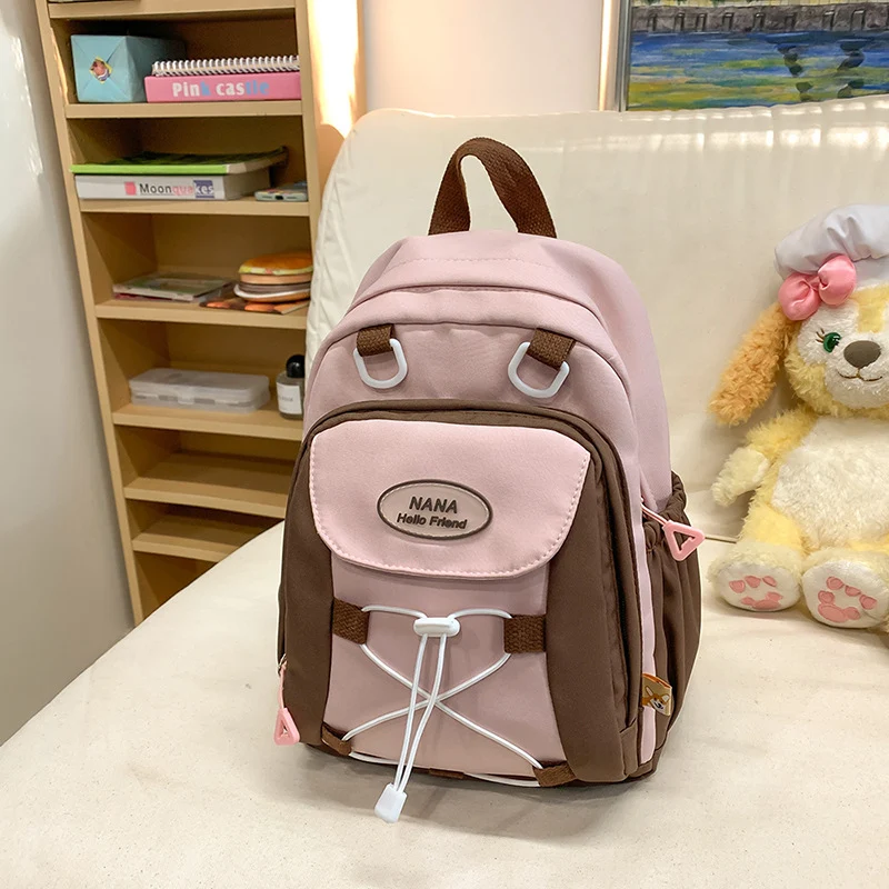Kompakter Freizeit-Schulrucksack mit mehreren Taschen