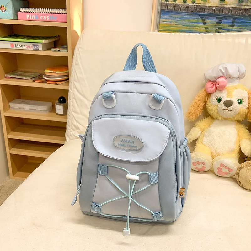 Kompakter Freizeit-Schulrucksack mit mehreren Taschen