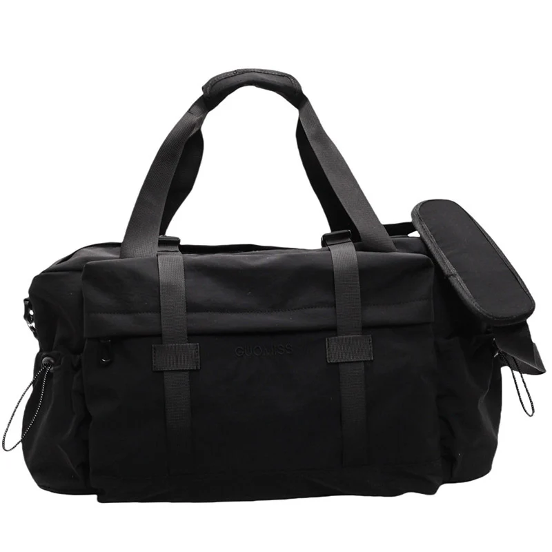 Sportliche Reisetasche mit strapazierfähigem Material und viel Stauraum Skanto