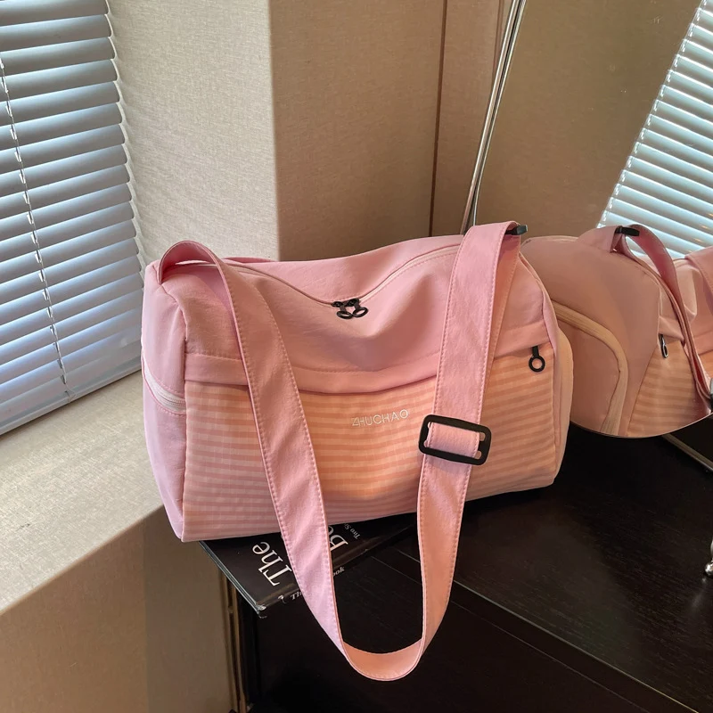 Sportliche Reisetasche mit verstellbarem Gurt Skanto