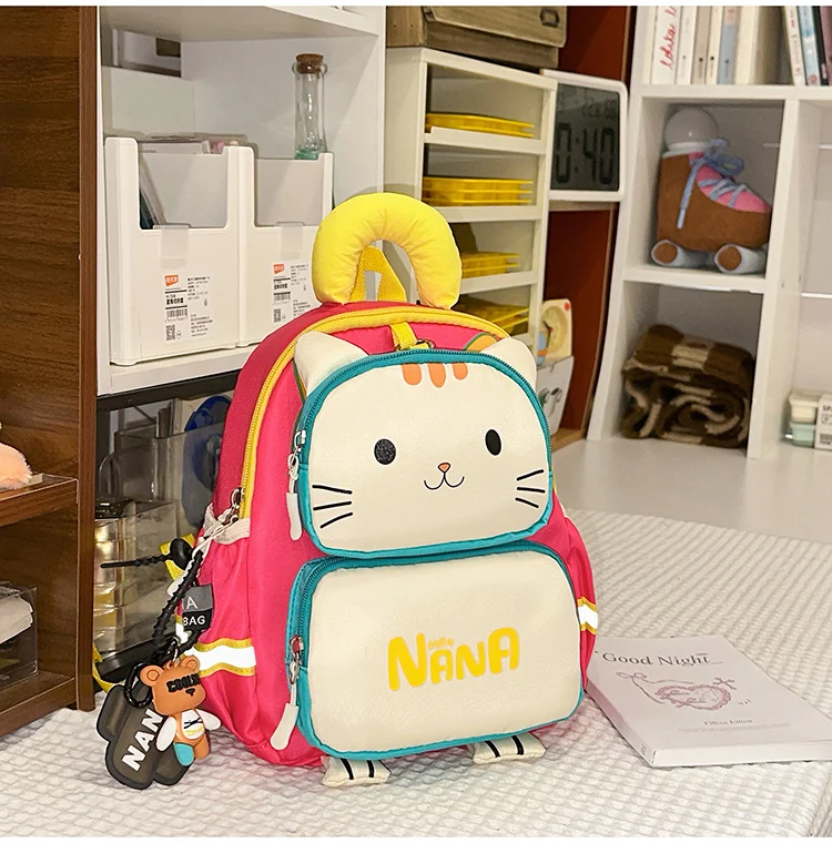Niedliches Schulrucksack-Set mit Katzenmotiv