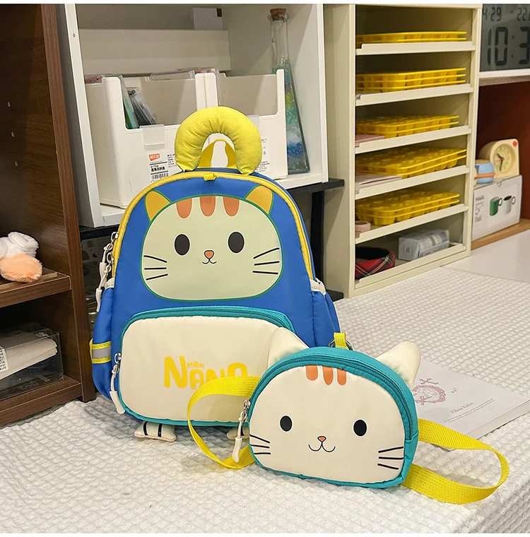 Niedliches Schulrucksack-Set mit Katzenmotiv