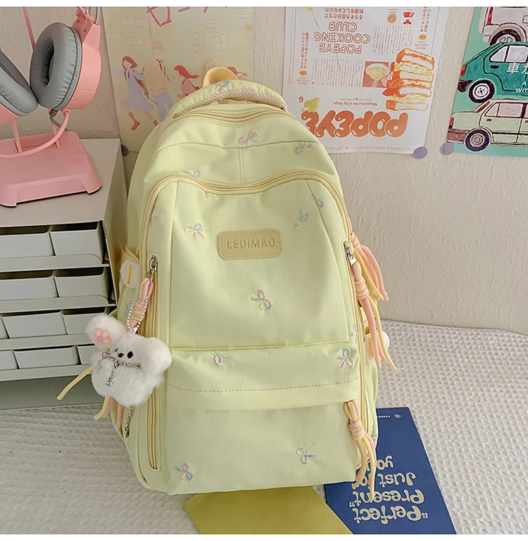 Niedlicher bestickter lässiger Schulrucksack