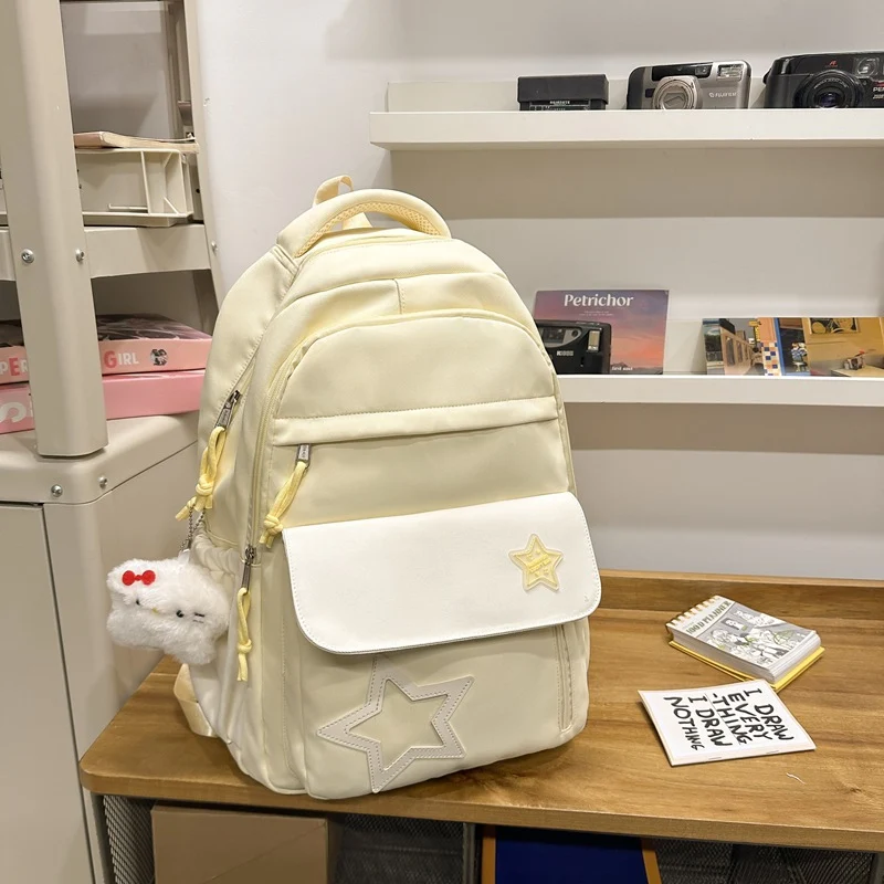 Niedlicher Rucksack mit Sternenverzierung