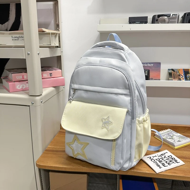 Niedlicher Rucksack mit Sternenverzierung